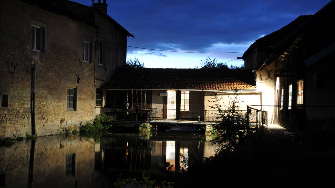  The Battant has been the witness to life in the town of Carpinian
